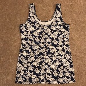 💜Maurice’s Navy and white floral tank
